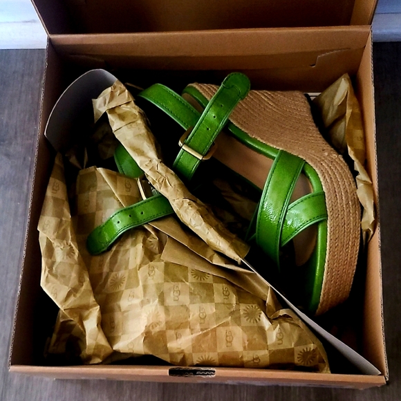 UGG WEDGES - Picture 5 of 5